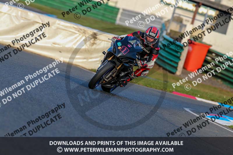 PJM Wedding Photography;enduro digital images;event digital images;eventdigitalimages;mallory park;mallory park photographs;mallory park trackday;mallory park trackday photographs;no limits trackdays;peter wileman photography;racing digital images;trackday digital images;trackday photos